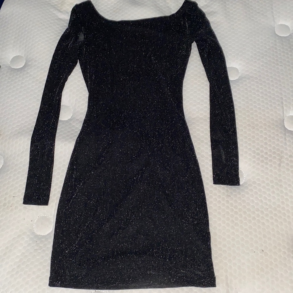 Sparkly open back shein dress
Xs
